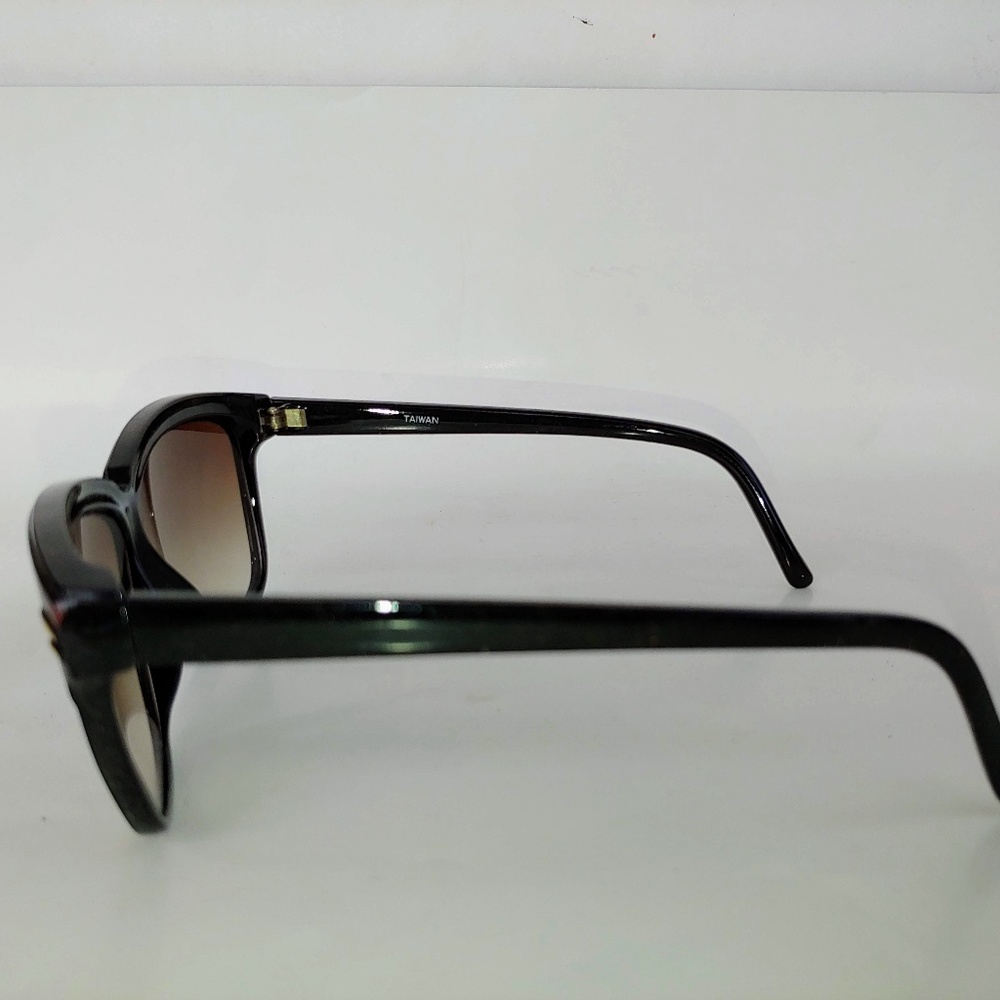 Vintage 90's Lady Fashion Sunglasses - Picture 2 of 3